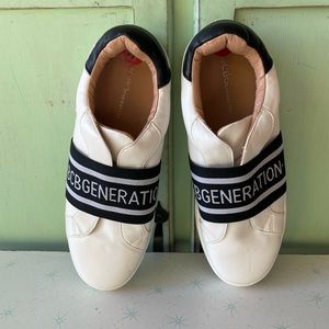 BCBG Generation black and white size 10 sneakers streetwear tennis shoes glam